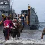 EE. UU. retira personal militar tras ayuda por terremotos