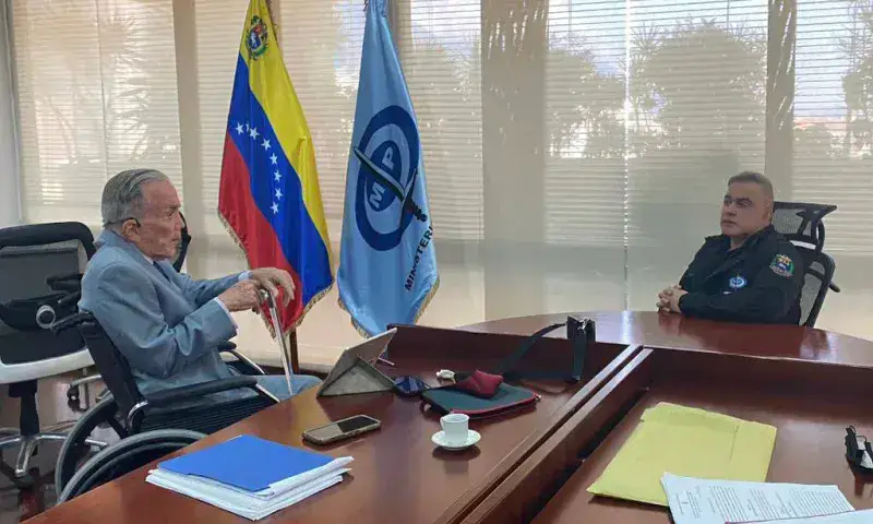 Tarek Saab informa a Gilberto Correa avances de su denuncia