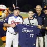 Tigres de Aragua rinden homenaje a Álex Romero