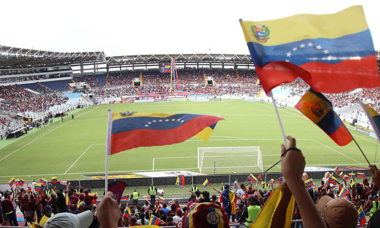 Fifa multa a Venezuela por incidencias en el partido contra Ecuador
