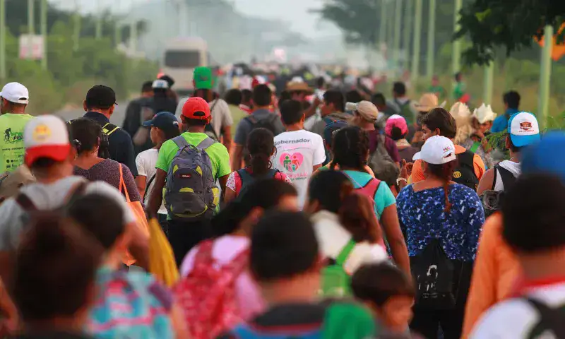 Caravana migrante se prepara para salir hacia EE. UU. en Navidad