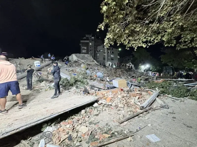 Gobierno confirma 32 fallecidos tras dos terremotos y reporta más de 700 heridos