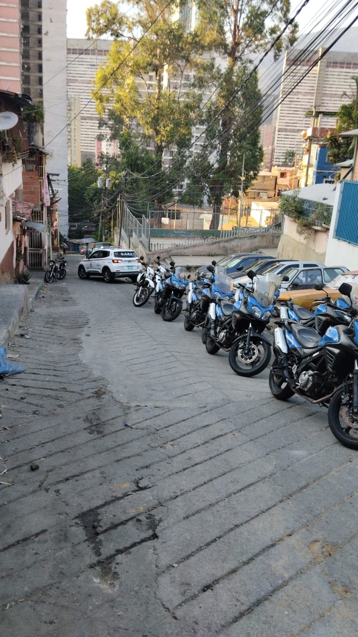 Refriegas entre policías y delincuentes transcurrieron en Petare y San Agustín
