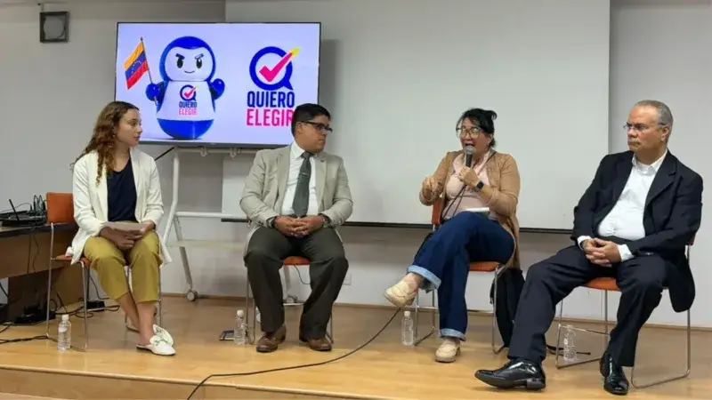 Expertos debaten en la UCV sobre la necesidad urgente de elecciones