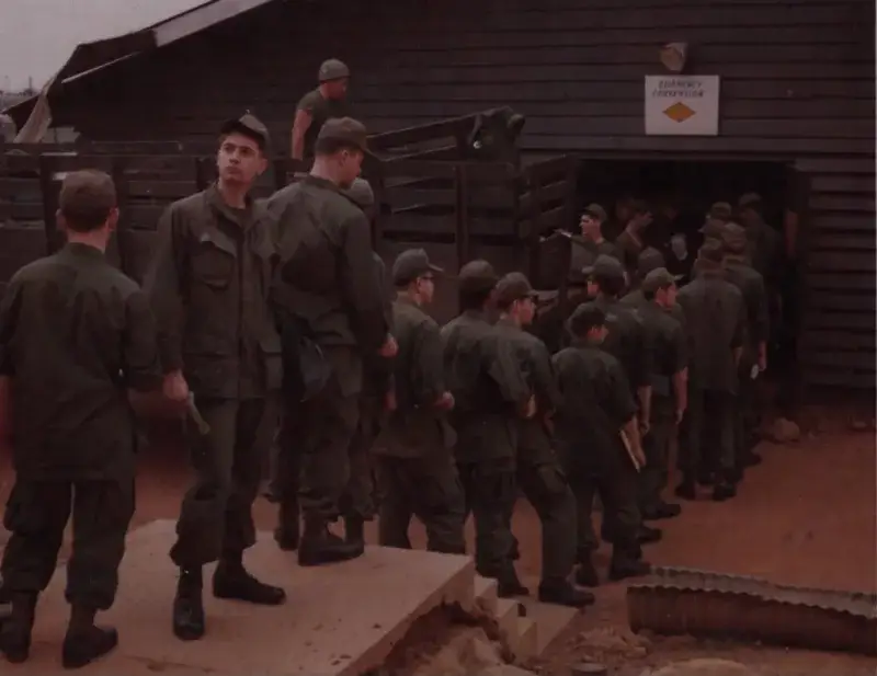 File:Troops enter a currency exchange of the 90th Replacement Battalion, Long Binh.jpg