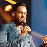 Aseguran que el Gobierno sabía que un preso organizó concierto de Romeo Santos