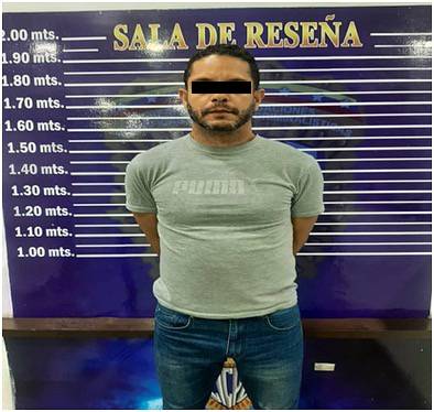 Detienen a hombre por comercializar 89 aves exóticas en Miranda