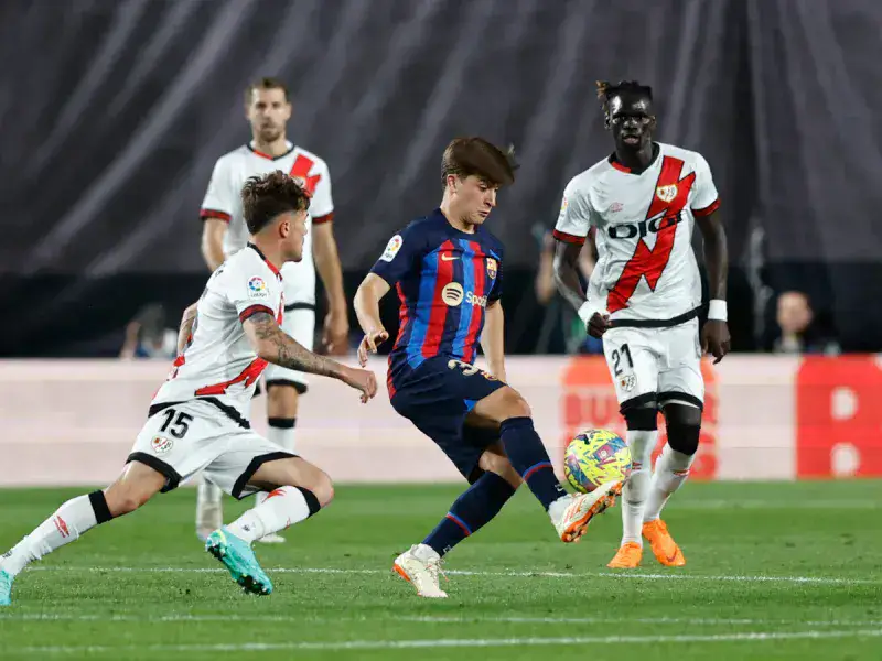Rayo Vallecano dominó al Barcelona