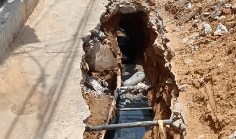Zanja pone en peligro vida de residentes del sector 15 en San Jacinto
