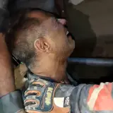 Rescatan con vida a Arnaldo y Richard tras más de 30 horas bajo escombros en La Guaira