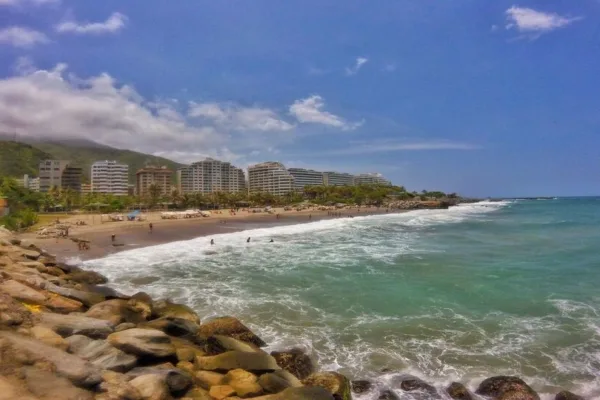 Alza desmedida de precios inmobiliarios golpea a La Guaira