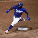 Dodgers subió a Yonny Hernández