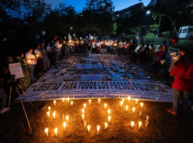 Familiares alertan deterioro en cárceles tras sismos