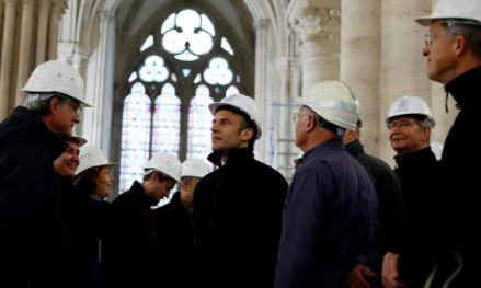 Macron dice que reconstrucción de Notre Dame estará lista para 2024