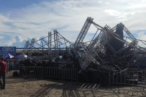 Tres heridos al ceder tarima en feria ganadera de San Cristóbal