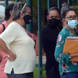 Advierten que pandemia de covid-19 "continúa" pese a fin de emergencia mundial