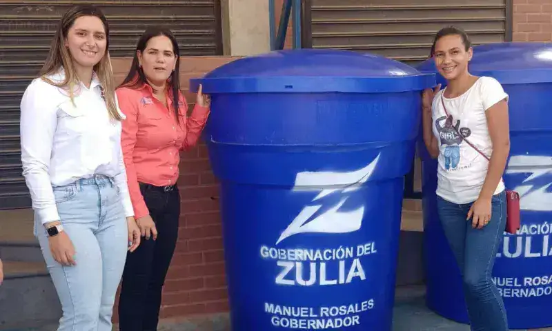 Gobernación entrega tanques de agua y aparatos ortopédicos en Los Haticos