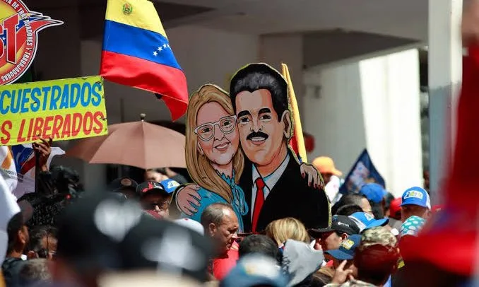 Maduro agradece apoyo ante la solicitud de arresto para Cilia Flores