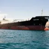 El paso de petroleros por Ormuz sigue, pero a menor ritmo