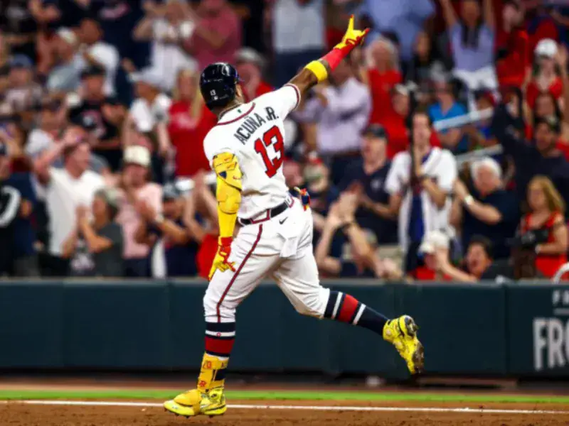 Ronald Acuña sacó toda su fuerza ante Kansas