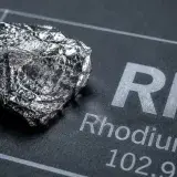 Rodio: el metal más raro del planeta y clave para limpiar el aire de millones de coches