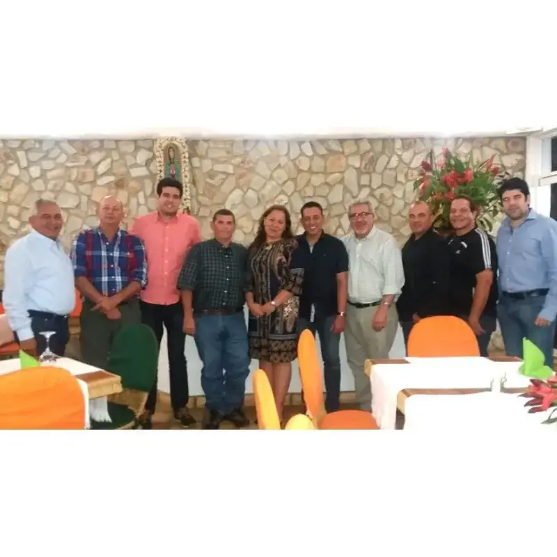 File:Reunión con la cámara de comercio y directiva nacional de -consecomercio (33022478974).jpg