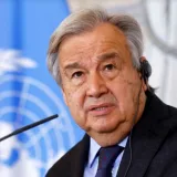 Guterres pide acelerar la transición energética ante crisis climática y de combustibles