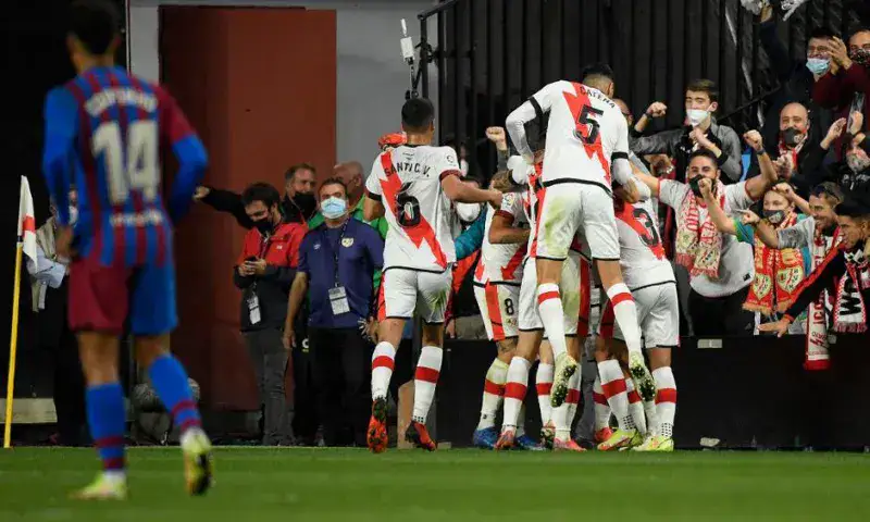 Iraola le toma la medida al Barcelona