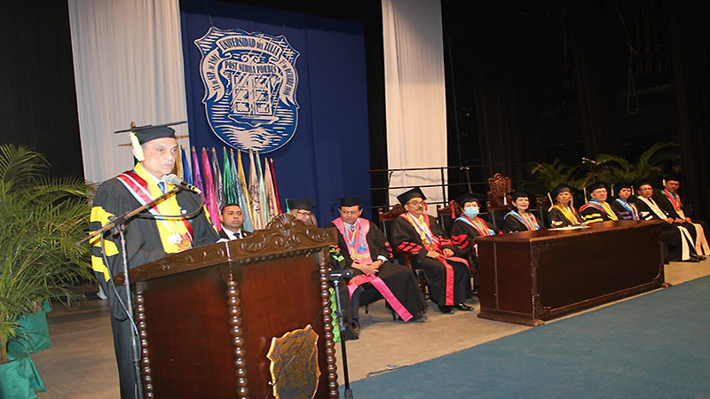 
				LUZ entregó Honoris Causa a tres médicos venezolanos			