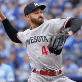 Pablo López blanquea a los Reales en el Opening Day