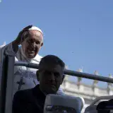 El Papa pide confiar en las mujeres, "muchas veces subestimadas"