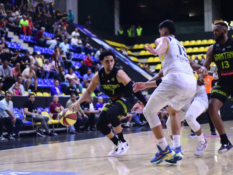 Spartans ganó y Nestor Salazar hizo historia