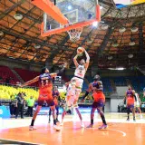Piratas no dió tregua ante Spartans