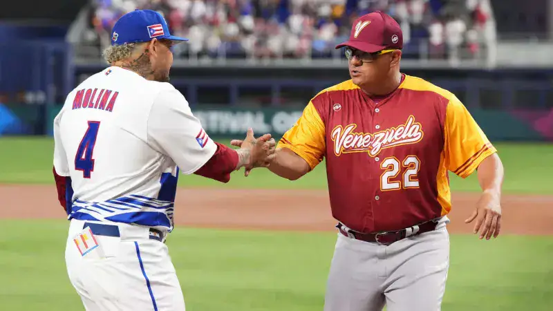 4 decisiones de Omar López que le costaron la eliminación a Venezuela en el Clásico Mundial