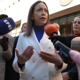 Machado llama a votar con consciencia en la segunda vuelta presidencial de Colombia