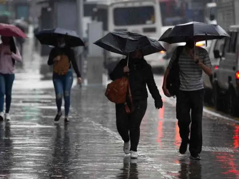 Lluvias y ondas tropicales elevan riesgo de deslaves en el país