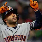 Altuve abandona el partido de los Astros por contusión en la pierna