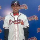 José Perdomo recibe $ 5 millones y lidera firmas de prospectos de la MLB