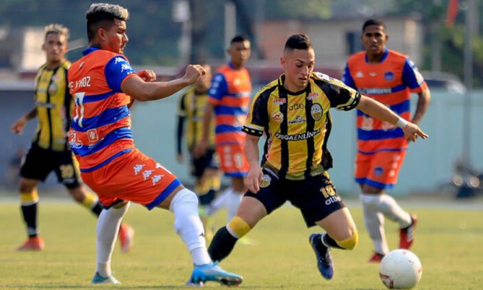 Puerto Cabello domina la liga a pesar de empatar ante Táchira
