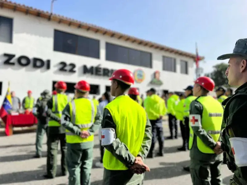 Continúa el despliegue de rescatistas regionales hacia Caracas y La Guaira