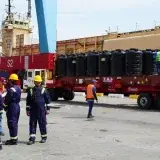 Llegan 88 contenedores de ayuda caribeña al puerto de La Guaira