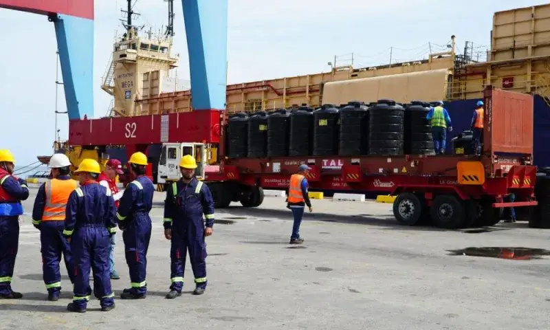 Llegan 88 contenedores de ayuda caribeña al puerto de La Guaira