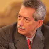 Diputado Vera está "convencido" que el 1M habrá anuncios importantes