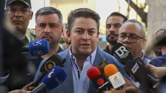 Gustavo Duque pide a condominios de Chacao datos de daños
