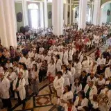 Misa de las Batas Blancas: la nación repara la iglesia de San José