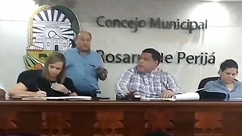 
				Cámara Municipal Rosario de Perijá destituye al abogado Darinel Rondón de la Sindicatura			