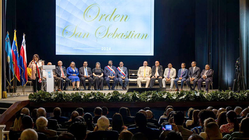 
			Maracaibo entregó Orden San Sebastián a 10 personalidades por su contribución con la ciudad		