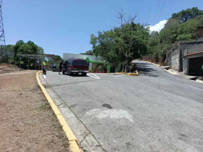 Acceso restringido a tumbas de víctimas sísmicas en La