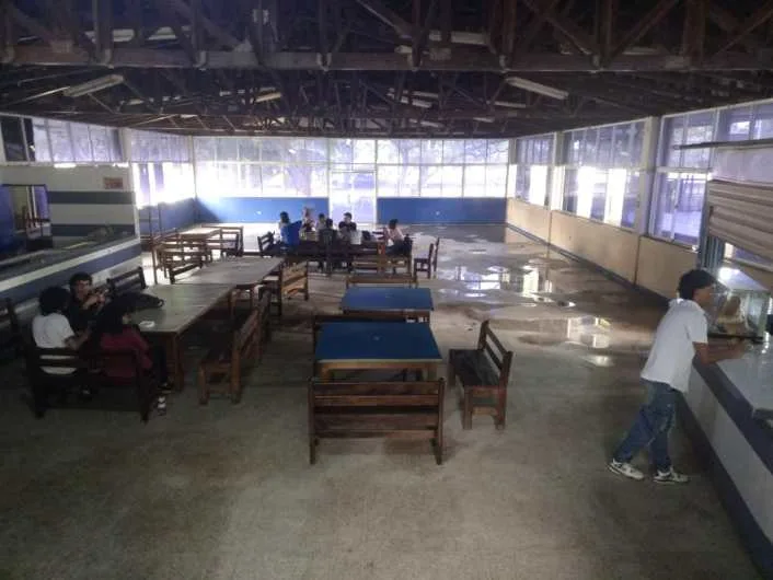 La UNEG en Puerto Ordaz opera con 11 aulas y baños colapsados