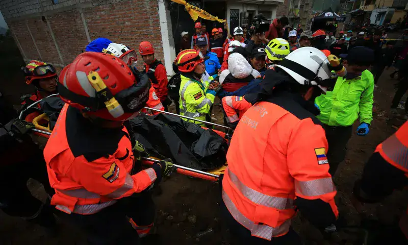 Sube a 28 la cifra de fallecidos por alud en Ecuador